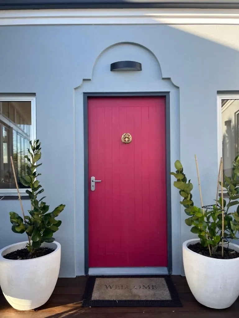 Bed & Breakfast The Lighthouse - Free Breakfast And Stunning Views Bed and Breakfast Christchurch